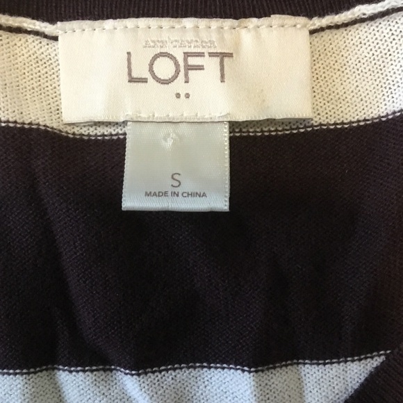 Ann Taylor LOFT striped V-neck sweater size small - Picture 3 of 4